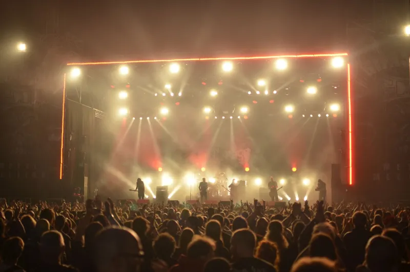 From Opener to Encore: The Hidden Architecture Behind a Headliner's Festival Set